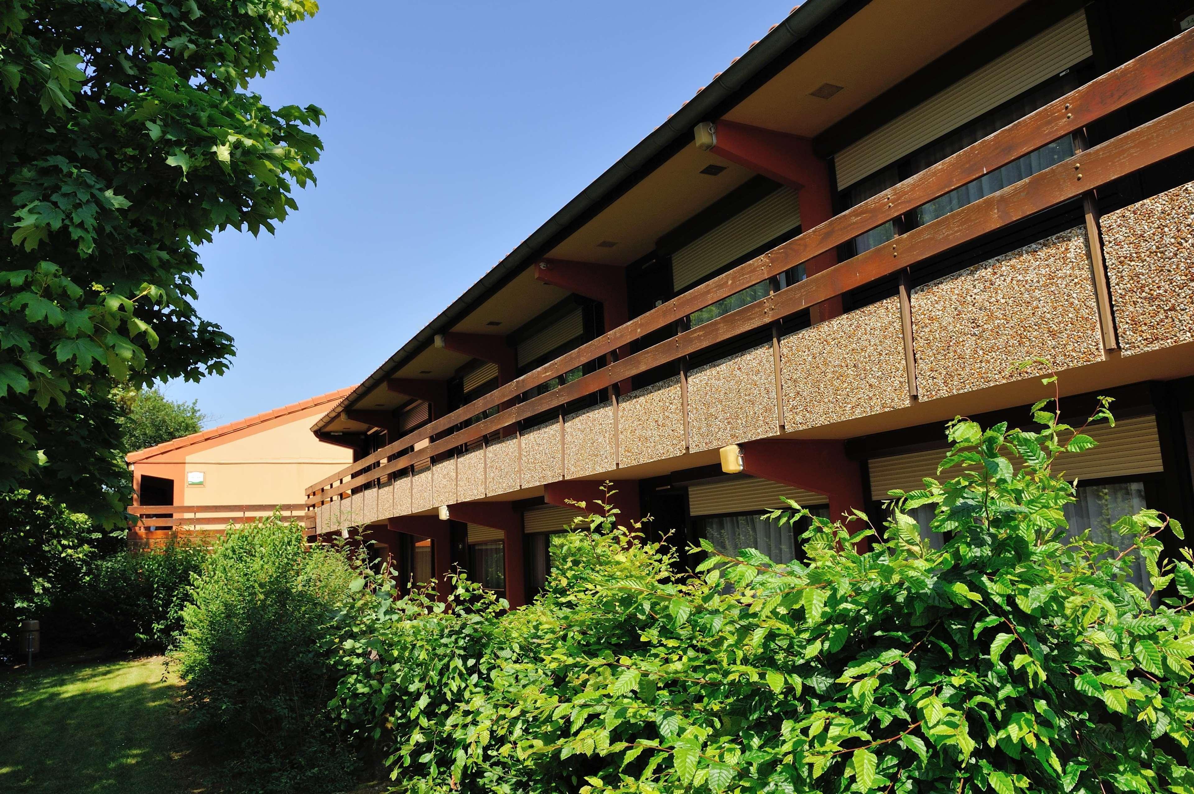 Campanile Cholet Hotel Exterior photo