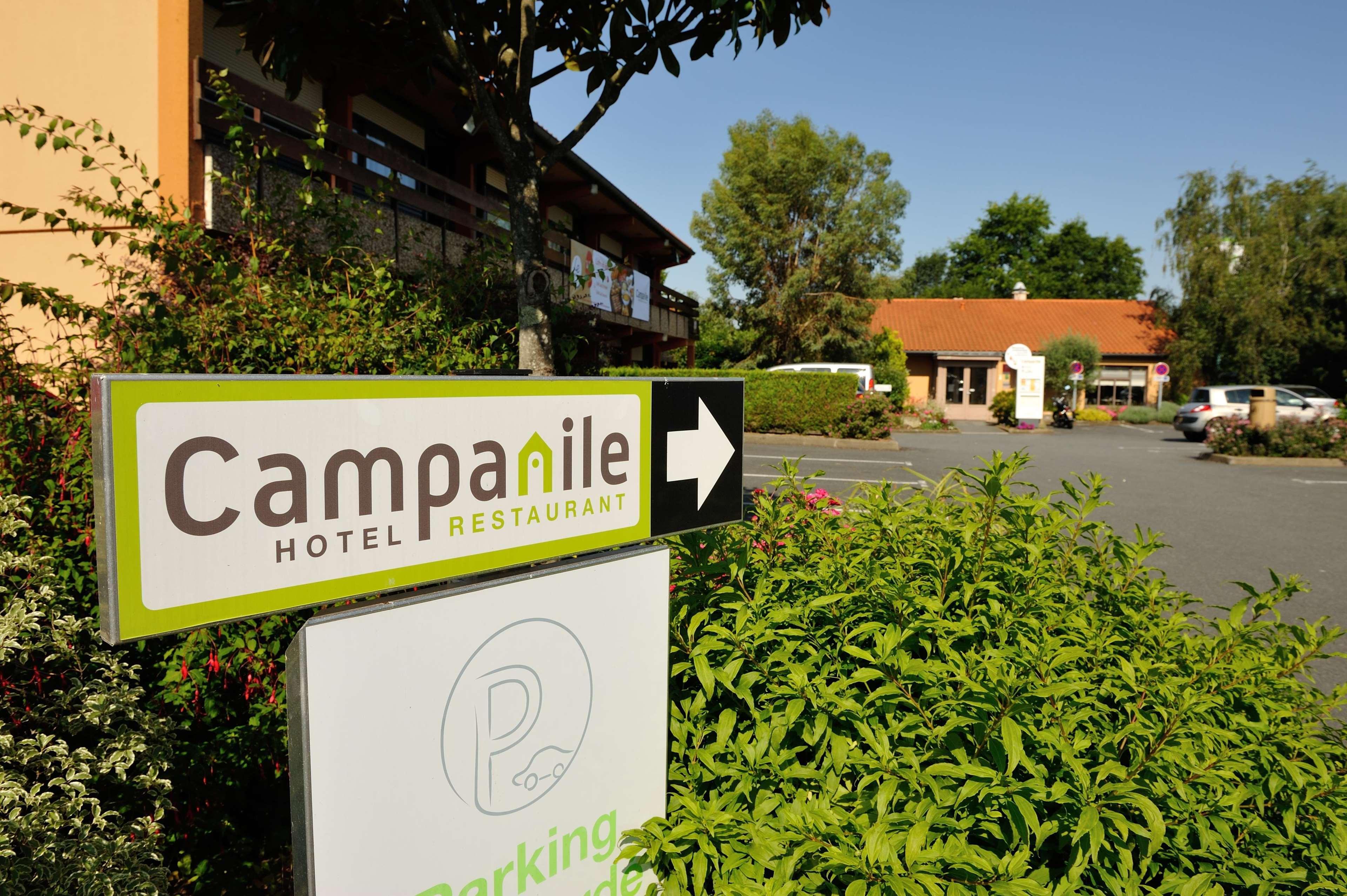 Campanile Cholet Hotel Exterior photo