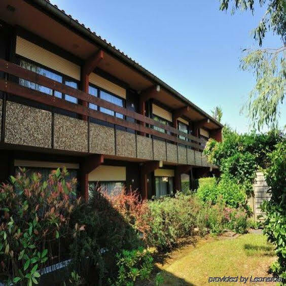 Campanile Cholet Hotel Exterior photo